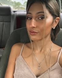 Renee Bates (@reneepaulabates) • Instagram-Fotos und -Videos