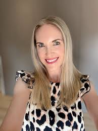 Baie geluk aan SA sanger en TV persoonlikheid Pieter Koen wat vandag  verjaar en 51 jaar oud is 🎊 Pieter het sy debuut album "Run with me"  vrygestel in 1997 en is