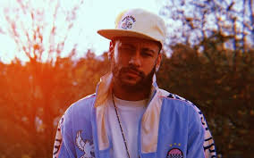 Só que, devido aos compromissos profissionais, o jogador não terá disponibilidade para ficar com o garotinho. Mu2qq1d8ro63vm