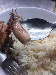 Viral, kenapa cumi viral, viral cumi cumi di twitter. Sempat Viral Unggahan Cumi Makan Plastik Begini Fakta Ilmiahnya Kumparan Com