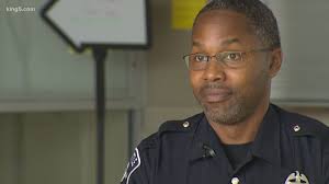 It's all about your ears. Seattle Police Officer Using Barber Skills To Connect With Community King5 Com