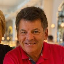 With economic pressures and uncertainty, companies ramped up temporary  recruitment, reaching 1.54 million roles in late 2024.