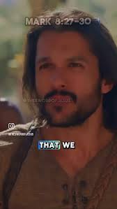 Carmen Rich, a financial analyst was recording a beach storm with family  when he saw a UFO 🛸 zip through the sky in Fort Lauderdale Beach, FL 🇺🇸  The person he was