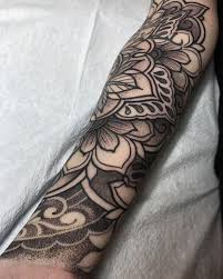 1001 Ideen Und Inspirationen Fur Ein Cooles Unterarm Tattoo Maoritattoos Maori Tattoos In 2020 Unterarm Tattoo Tattoo Ideen Unterarm Frau Unterarm Tattoo Frauen