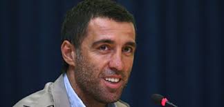 11 mart 1963 tarihinde i̇stanbul'un üsküdar ilçesinde doğdu. Sukur Yigit Sardan Beni Tehdit Ediyor