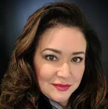 Lori Laird's Instagram, Twitter & Facebook