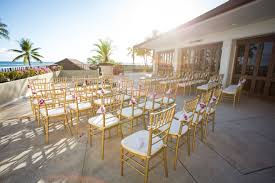 Stunning Outdoor Wedding Venue In Waikiki Hawaii At Halekulani Hotel Hau Terrace Beautiful Cerem Outdoor Wedding Venues Gold Chiavari Chairs Halekulani Hotel