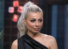 Folk singer Gordon Lightfoot dies at 84