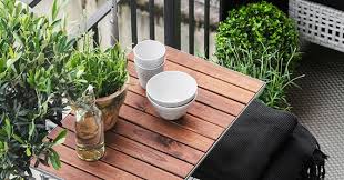 This small balcony redo cost $1100 and provides lots of room for lounging. Extra Small Balcony Design Done Right My Paradissi