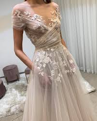 Liz Martinez Bridal Sur Instagram Aussie Bride To Be Don T Miss Your Chance To Wear The Perfect Wedding Dress The Liz M Wedding Ideas For Amelia In 2019 Lace Evening Dresses