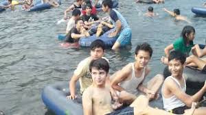 Tersedia penyewaan wahana watersport seperti banana boat, donat boat, dan jetski. Cikoromoy Euy By Mrrandi45