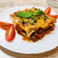 Klassische Italienische Lasagne Rezept Mit Video Kitchen Stories Rezept In 2020 Italienische Lasagne Rezepte Lebensmittel Essen