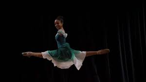 Hyperextended, flexible knees can make a dancer's legs look gorgeous, by enhancing the curve of the leg. Dancing Without Arms Ballerina Inspires Brazil