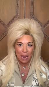 Theresa Caputo, April 5