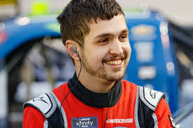 Melissa Fifield's Instagram, Twitter & Facebook