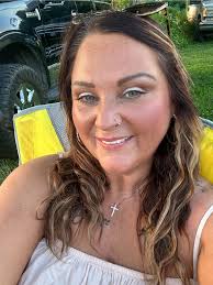 Woman in 40s tries botox for self confidence