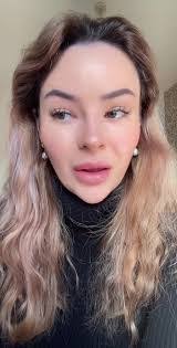 Casey Bessette's Instagram, Twitter & Facebook