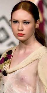 Karen Gillan - Bold & Beautiful - Nude Appearances