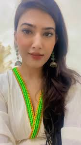 Different shades of me.. 🖤❤️, ., ., #reelkarofeelkaro #loveyourself