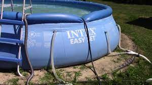 Easily drain inflatable pool with a garden hose {easy steps} we first tried sticking one end of the hose to the plug bottom and letting the water run through the hose, however, that took a very long time to drain. How To Use A Garden Hose As A Pool Vac Very Cool Tip Easy To Do Youtube