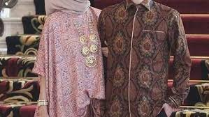 Jual baju kondangan couple, sarimbit, baju batik, baju kondangan, batik pria, batik. Tak Perlu Pusing Pilih Baju Kondangan Cek Inspirasi Baju Couple Ini Yuk