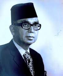Tun abdul razak hussein was a man of honour and integrity, who not only fulfilled his duties sincerely but also dedicated the final hours of his life to the country. Lecture Hall Dedicated To Tun Razak The Star