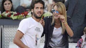 5 ft 5 in or 165 cm. Feliciano Lopez Wife Girlfriend Alba Carrillo Lopez Molested My Son Feliciano Sues Her
