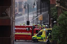 Dozens of firefighters are tackling a large blaze at the elephant and castle train station in south london, the city's fire brigade has said. B4aml Aiay6hcm