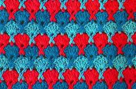 Hacer cojines a crochet cuadrados es perfecto para decorar tu hogar con diferentes estilos, estos también, puedes tejer una hilera de un color y la siguiente de otro para lograr nuevos diseños. Punto N 28 En Tejido Crochet