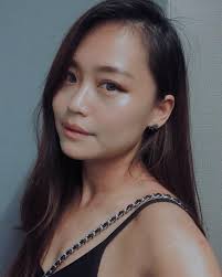 有人问我尝试那么多不同领域不赚钱怎么办～ 那乖乖嫁给一个男人，万一他对你不好怎么办这么大的事你都敢赌了～副业怎么就不敢尝试了