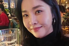 '예비신부' 한윤서, 상견례 취소… 갑작스런 소식 - 디시인사이드