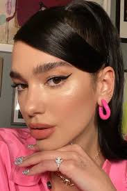 Слушать песни и музыку dua lipa онлайн. Meet The Nail Artist Extraordinaire Behind Dua Lipa S Maximalist Manicures Teen Vogue