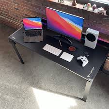 The horizonline™ monitor lift computer desks are prefect solution to make collaborative and learning environment. Secretlab Magnus Desk Review
