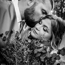 Who can photograph my wedding in Wisconsin?