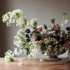 Make an international flower delivery today and send flowers worldwide with floraqueen's service to over 100 countries. An Expert Florist Shares How To Make This Exact Arrangement Vogue