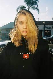 Starte in die neue saison mit asos. Brandy Melville Brandyusa Christy Suisse 1984 Hoodie