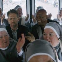 Como resultado, pierde su título de mejor guardaespaldas del planeta. Pelicula Duro De Cuidar The Hitman S Bodyguard