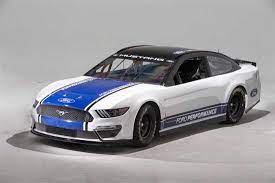It shares little more than a few. Ford Unveil 2019 Nascar Mustang Racedepartment