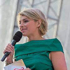 File:Eym2014 Finale Sabine Heinrich.jpg - Wikimedia Commons