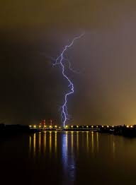 W sobotę nad warszawą przeszła już czwarta burza tego października. Burza Nad Warszawa Widok Z Mostu Poniatowskiego Thunderstorms Supercell Lightning Strikes