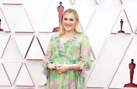 Nominated for directing, writing and producing promising young woman, emerald fennell shared her surprising writing inspo with e! Xtoaobg9fbfxzm