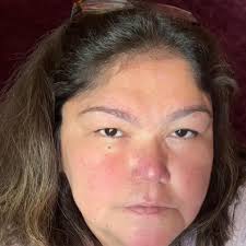 Are there large cabins with mountain views for 2 families in Banff?