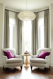 Wie Sie Ihren Erker Gestalten 50 Praktische Und Stilvolle Ideen Living Room Windows Curtains Living Furniture Placement