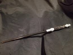 The length, core or wood of this wand was unknown. Wand Of Narcissa Malfoy Eventeny