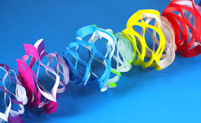 Paper chains make the perfect first christmas craft for little children! Christmas Paper Chains Roylco