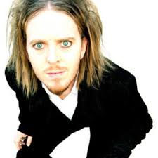 Tim Minchin 1975 Source Unknown Australian British Comedian Actor And Musician Best Known For His Unique Brand Of Mus Comedians Hugh Laurie Fandom Funny
