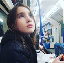 2 chị em gái cao nhất nước Anh