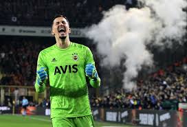 Altay bayındır'ın yakası sakatlıklardan kurtulmuyor. Altay Bayindir Ve Umut Nayir Den Biner Aileye Erzak Yardimi Ntvspor Net