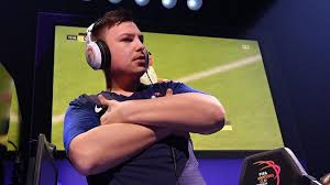 Il y a 433 867 joueurs dans la base de données de footballdatabase.eu, présents dans le monde entier. Corentin Un Boulonnais De 19 Ans Sacre Champion Du Monde Fifa