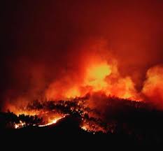 Risultati immagini per portogallo incendio di notte